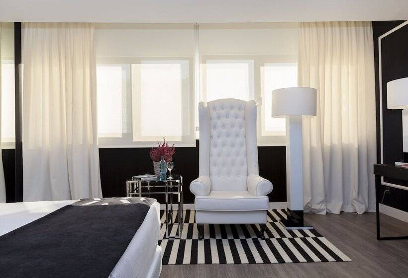 行政房间, Tres Reyes Pamplona