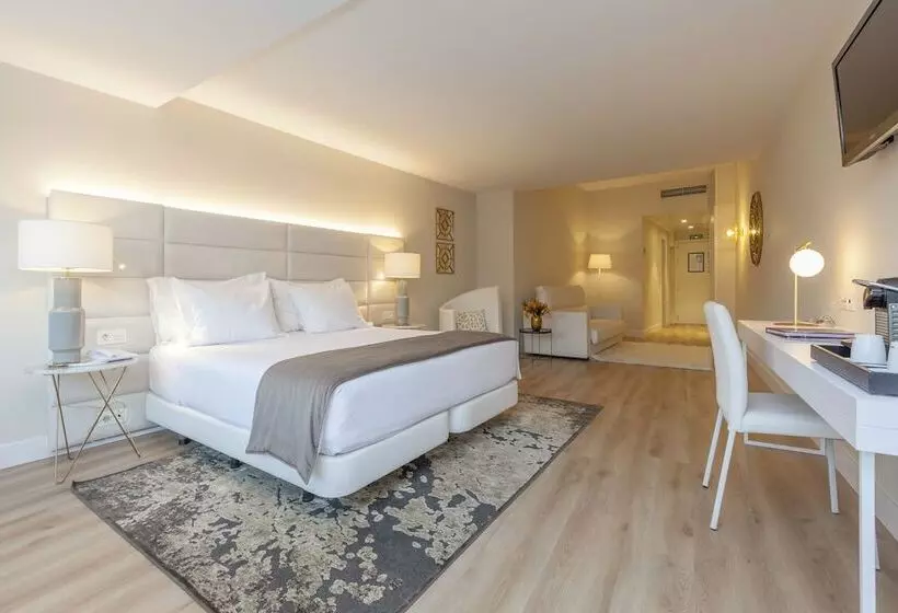 سوییت جونیور, Tres Reyes Pamplona