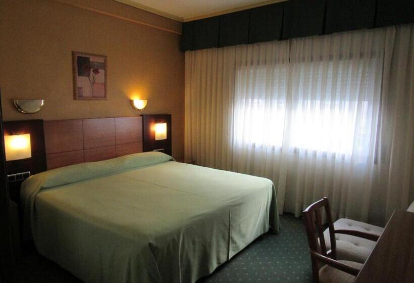 اتاق استاندارد با تخت بزرگ, Virgen Del Camino Pontevedra