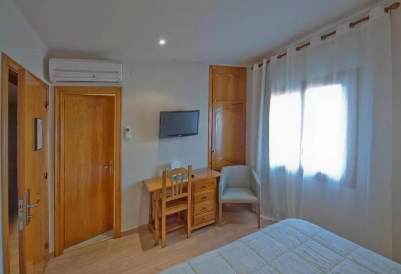 Economy Yhden Hengen Huone, Jardi Apartaments