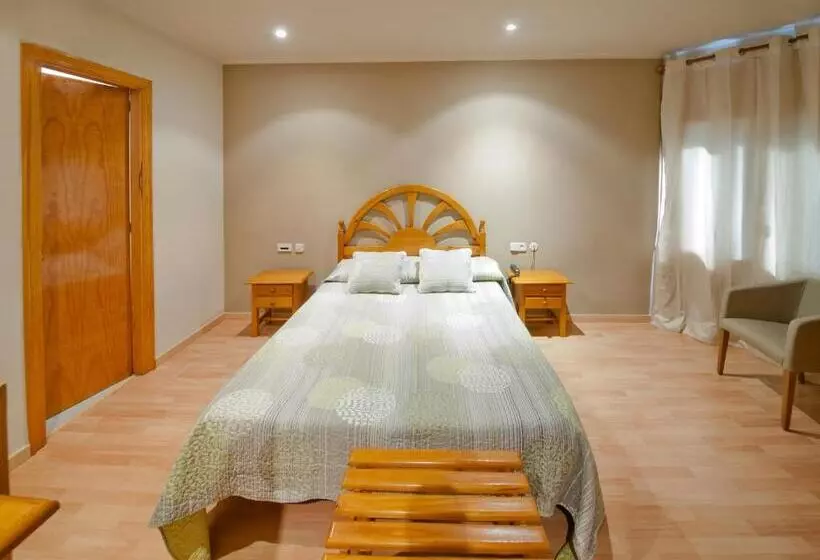 Economy Yhden Hengen Huone, Jardi Apartaments