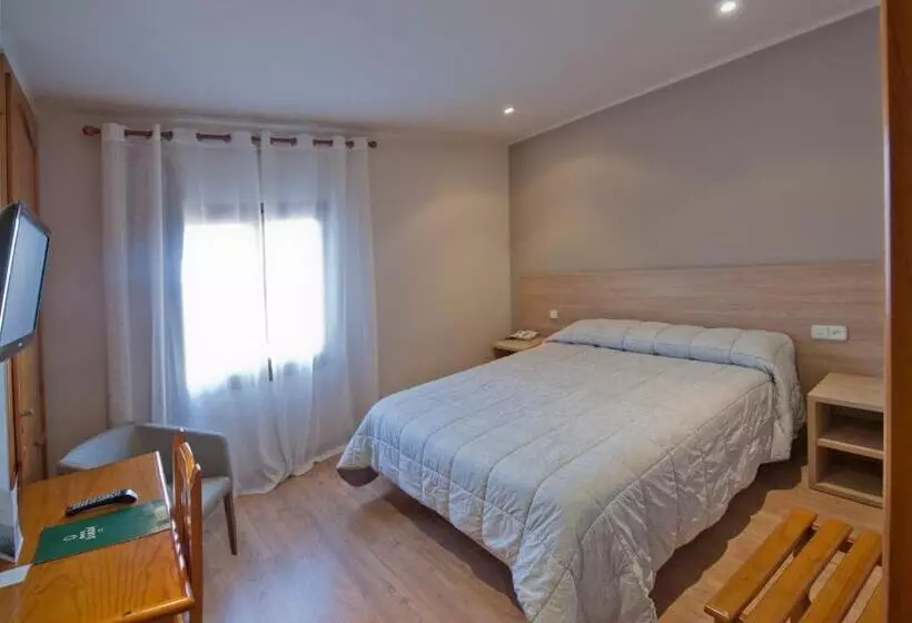Economy Yhden Hengen Huone, Jardi Apartaments