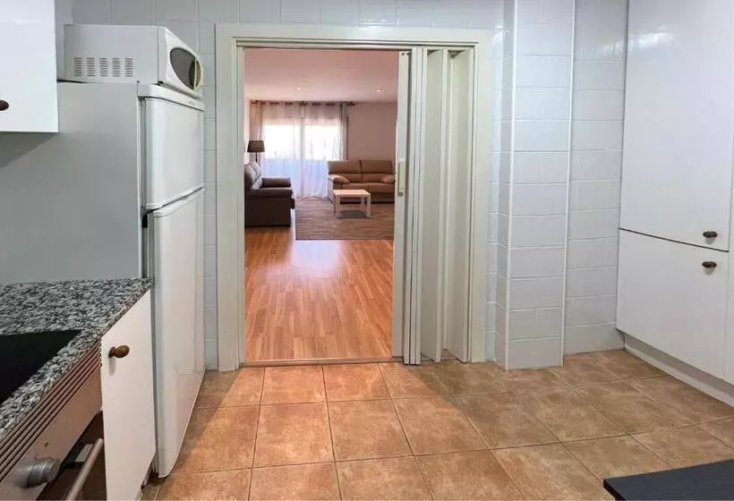 Huoneisto 2 Makuuhuonetta, Jardi Apartaments