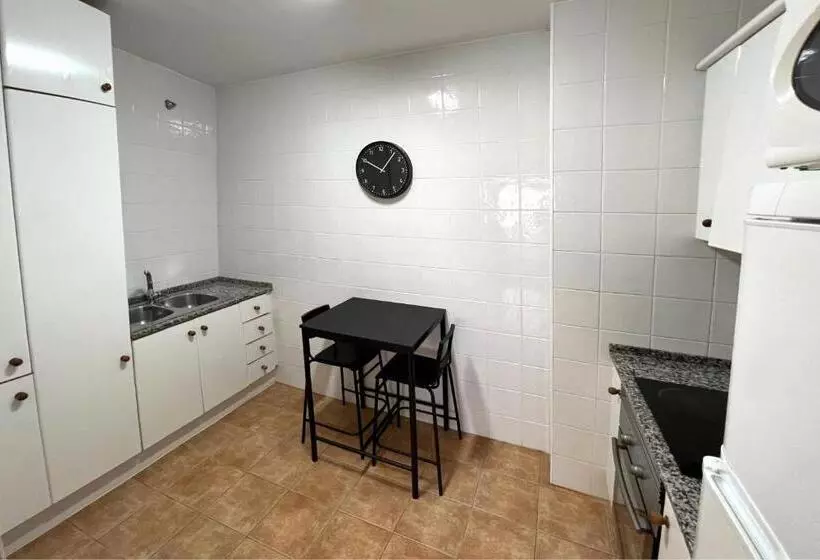 Huoneisto 2 Makuuhuonetta, Jardi Apartaments