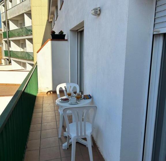 דירת חדר, Jardi Apartaments