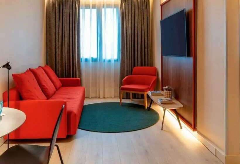 اتاق سوپریور با اتاق نشیمن, Novotel Madrid City Las Ventas