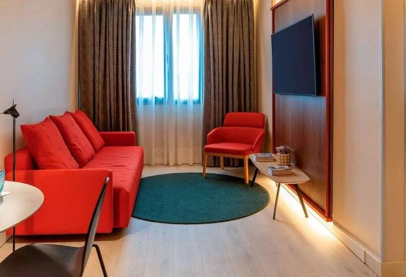 اتاق سوپریور با اتاق نشیمن, Novotel Madrid City Las Ventas