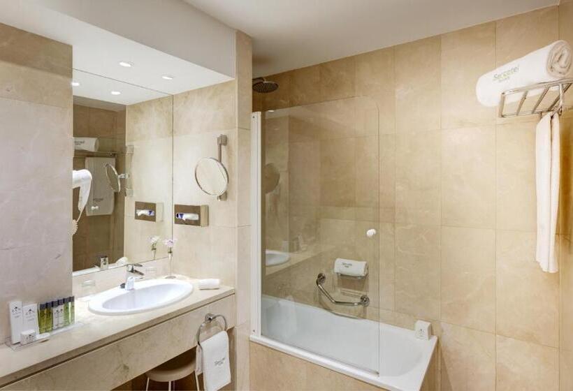 اتاق استاندارد سه نفره, Sercotel Gran Hotel Conde Duque