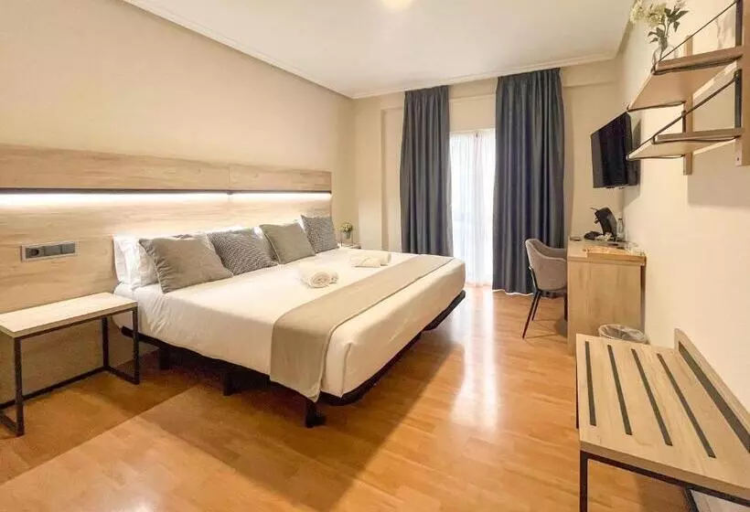 اتاق لوکس, Az Hotel El Príncipe Gimnasio Gratuíto