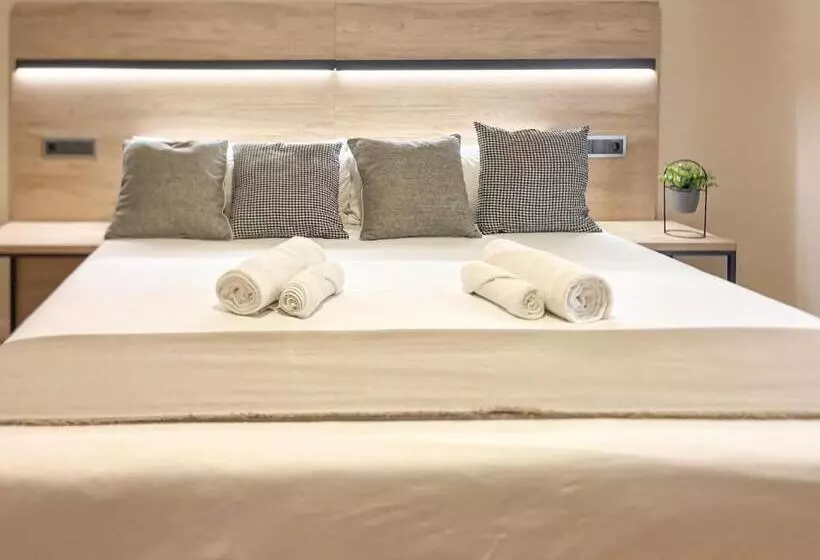 اتاق لوکس, Az Hotel El Príncipe Gimnasio Gratuíto