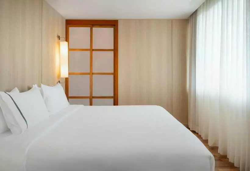 キングサイズベッドのジュニアスイート, Ac Hotel Málaga Palacio By Marriott