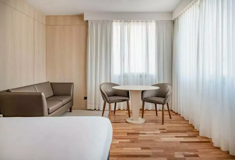 キングサイズベッドのスタンダードルーム, Ac Hotel Málaga Palacio By Marriott