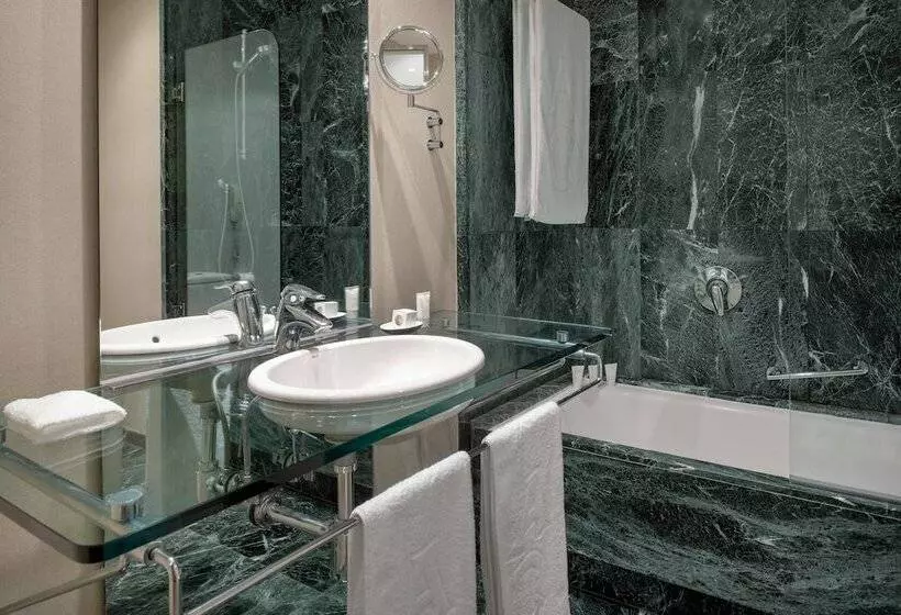 海の見えるダブルベッドスタンダードルーム, Ac Hotel Málaga Palacio By Marriott