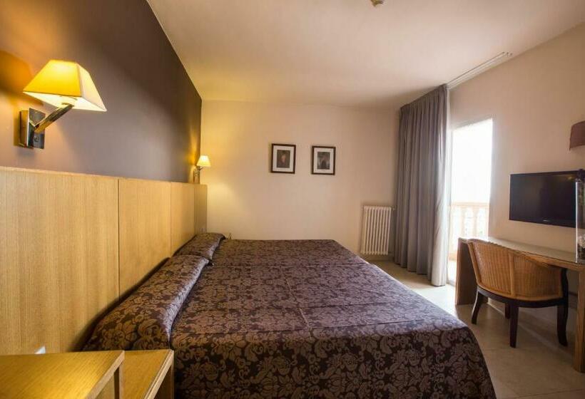 高级三人间, Alba Seleqtta