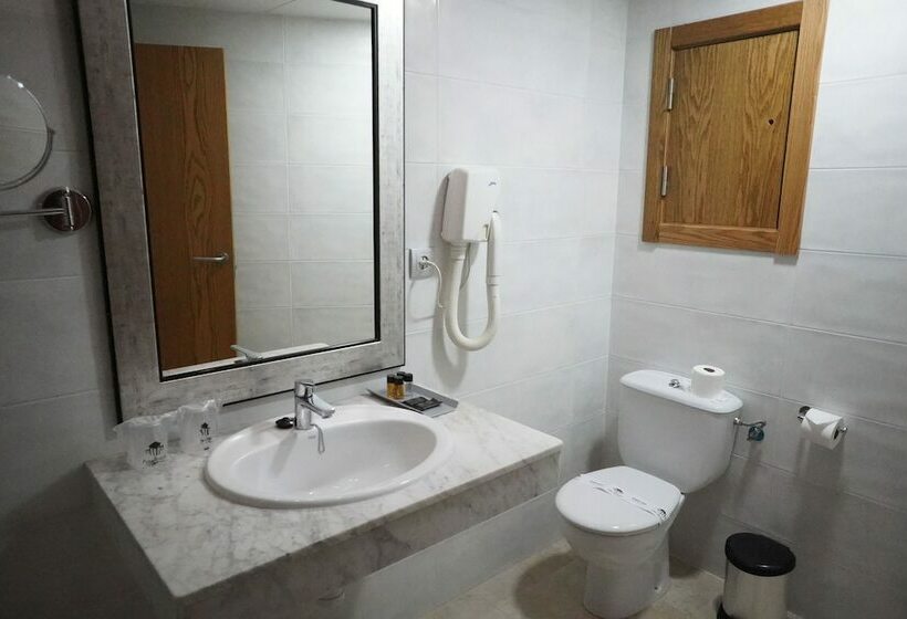 家庭间, Alba Seleqtta