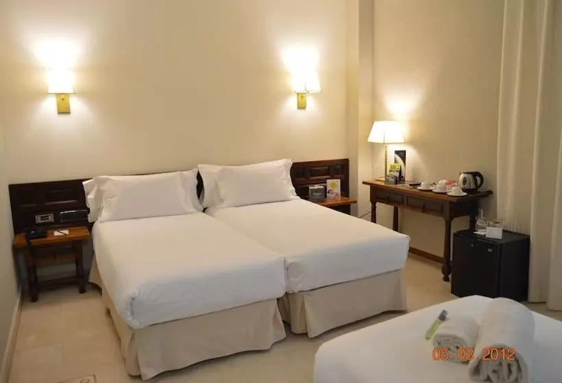 اتاق استاندارد سه نفره, Sercotel Alfonso Vi