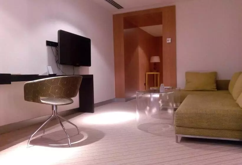 Suite, Alfonso