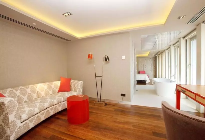 Suite, Alfonso