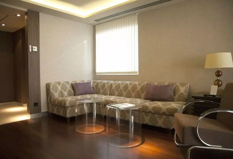 Suite, Alfonso