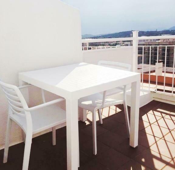 スタンダードシングルルーム, Anabel