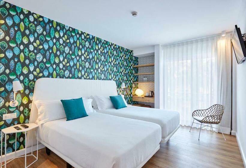 プールの見えるスーペリアルーム, Anabel