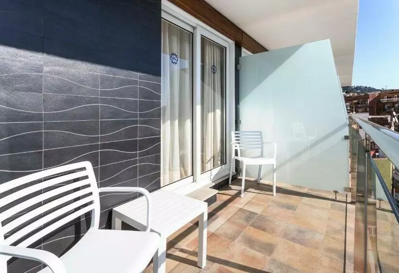 Superior Room Pool View, Anabel