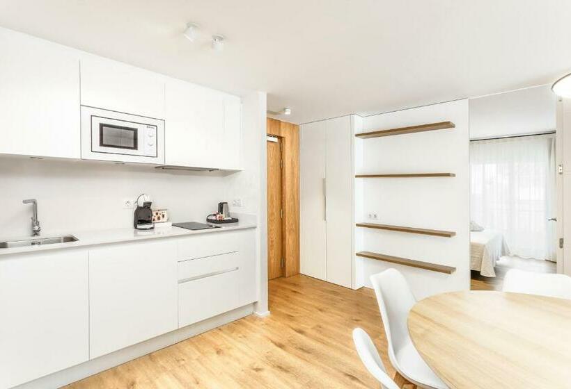 スイート（家族用）, Anabel