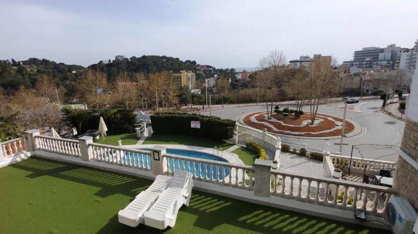 标准三人间, Bonsol