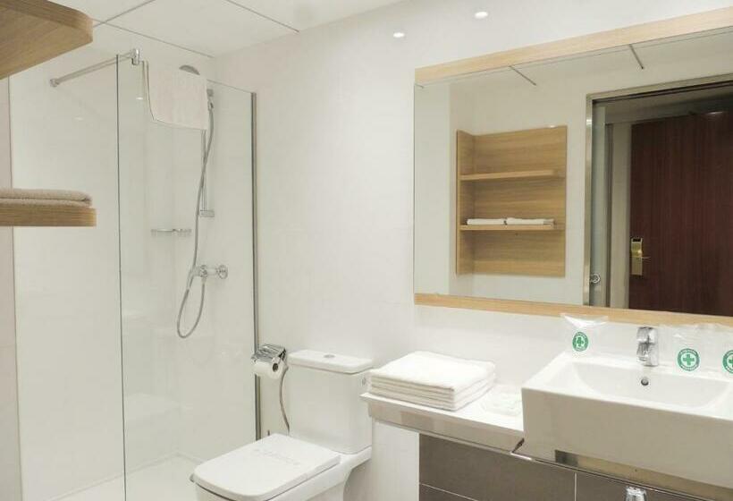 スタンダード４人部屋, Cesar Augustus