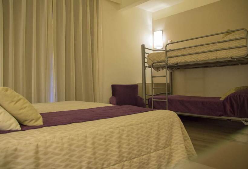 חדר משפחתי, Complejo París