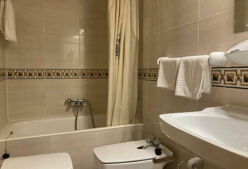 اتاق استاندارد, Condal