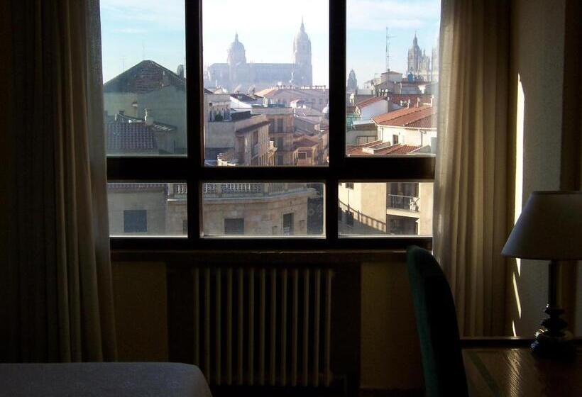 اتاق استاندارد با چشمانداز شهر, Condal