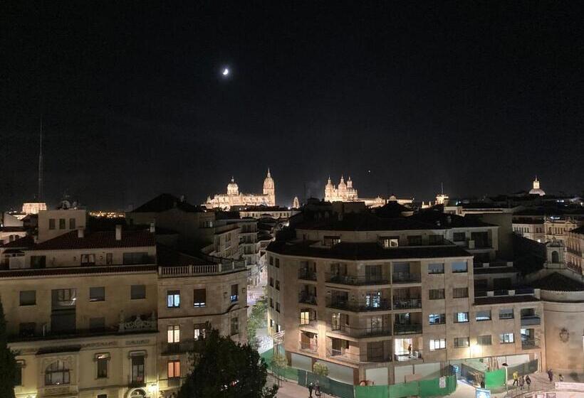 اتاق استاندارد با چشمانداز شهر, Condal