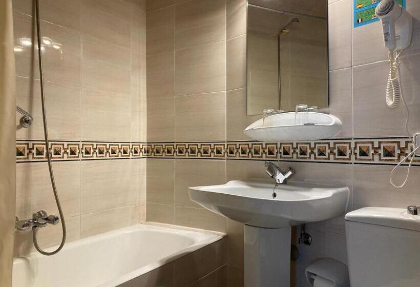 اتاق خانوادگی, Condal