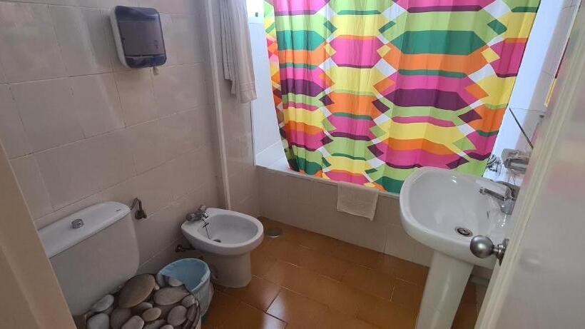 スタンダードトリプルルーム, Dila