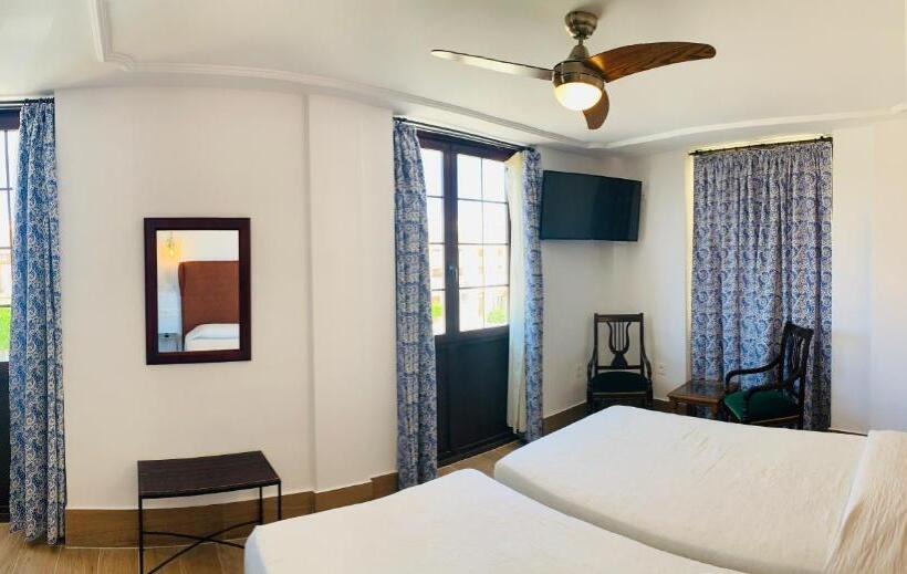 Номер Стандарт Вид на Город, Don Miguel