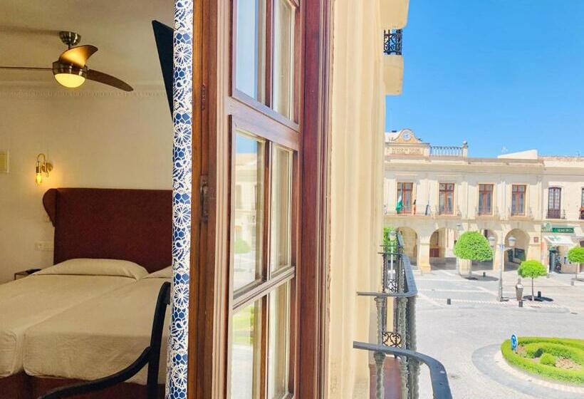 Номер Стандарт Вид на Город, Don Miguel