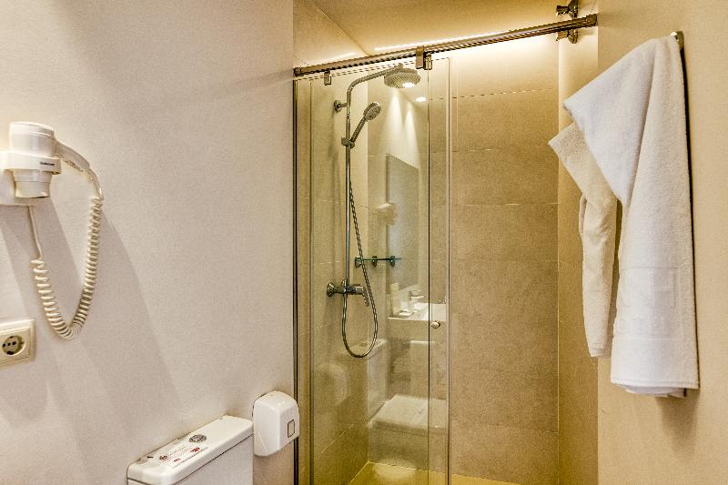 سوییت جونیور, Emporium  Adults Only