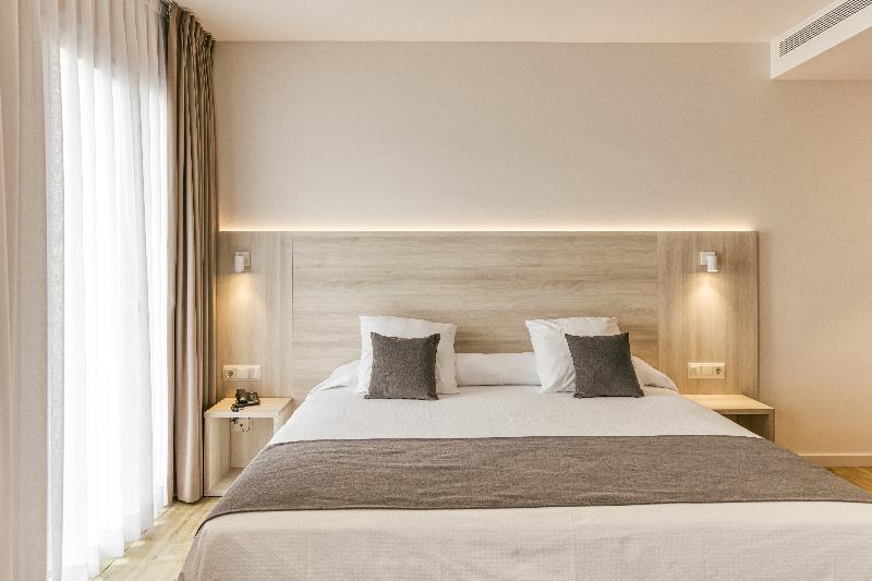 سوییت جونیور, Emporium  Adults Only