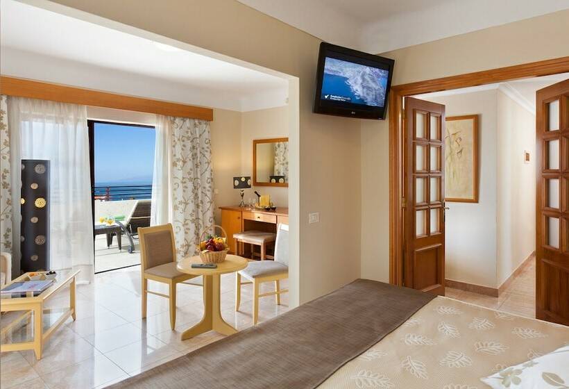 패밀리 룸, Gf Fañabe