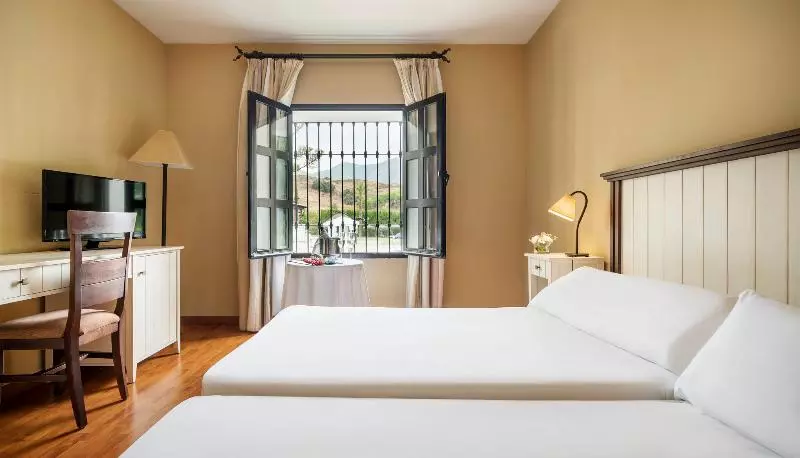 اتاق استاندارد با چشمانداز استخر, Ilunion Hacienda De Mijas