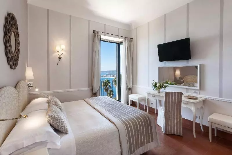 اتاق استاندارد سه نفره, Ilunion Hacienda De Mijas