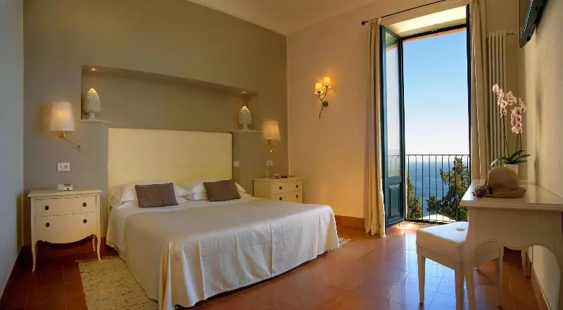 اتاق استاندارد سه نفره, Ilunion Hacienda De Mijas