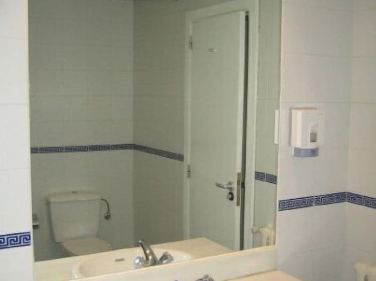 غرفة قياسية فردية, La Mota