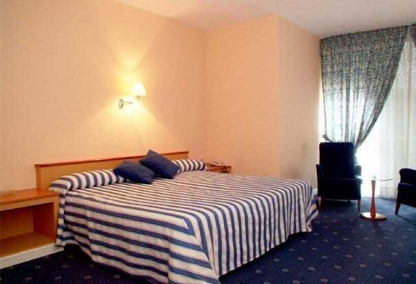 غرفة قياسية فردية, La Mota