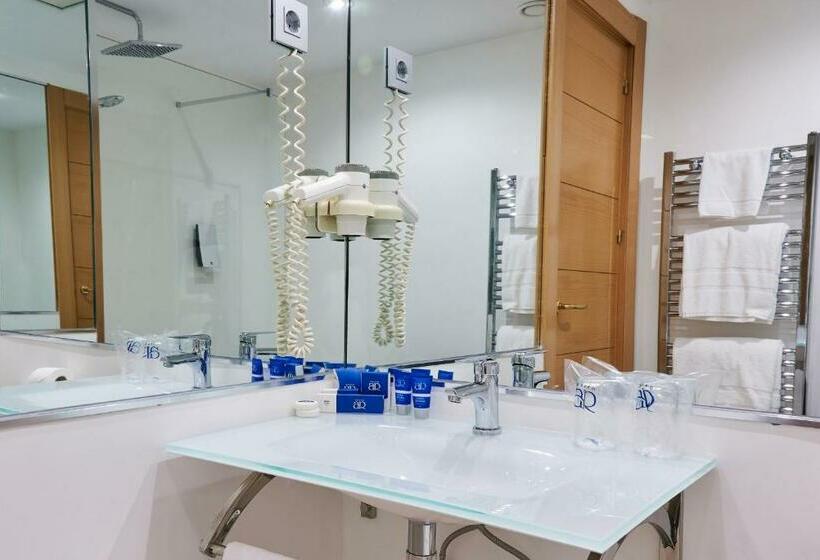 اتاق استاندارد, Los Arcos