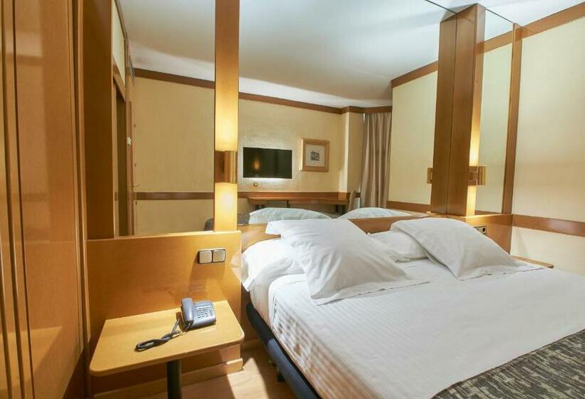 اتاق استاندارد, Los Arcos