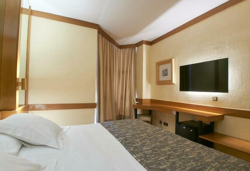 اتاق استاندارد, Los Arcos