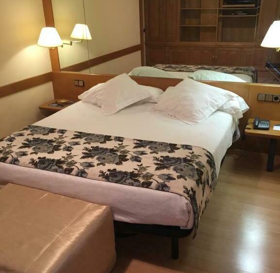 اتاق خانوادگی, Los Arcos