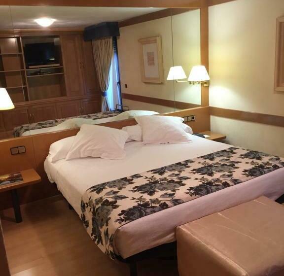 اتاق خانوادگی, Los Arcos